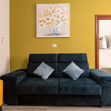 Attico Grand Terrace Apartment Alba  Bagian luar foto
