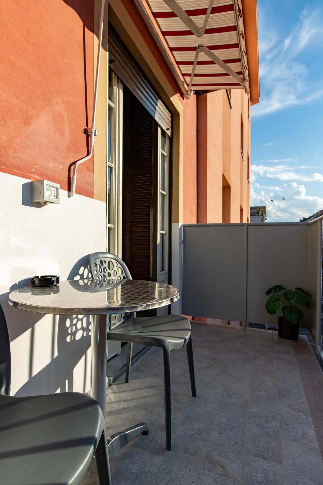 Attico Grand Terrace Apartment Alba  Bagian luar foto