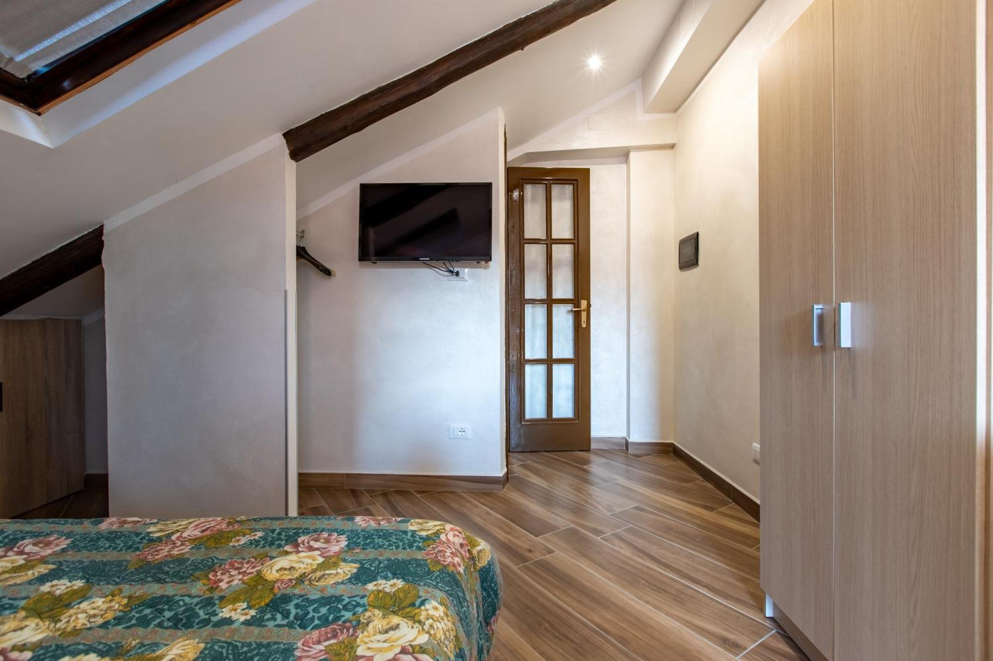 Attico Grand Terrace Apartment Alba  Bagian luar foto