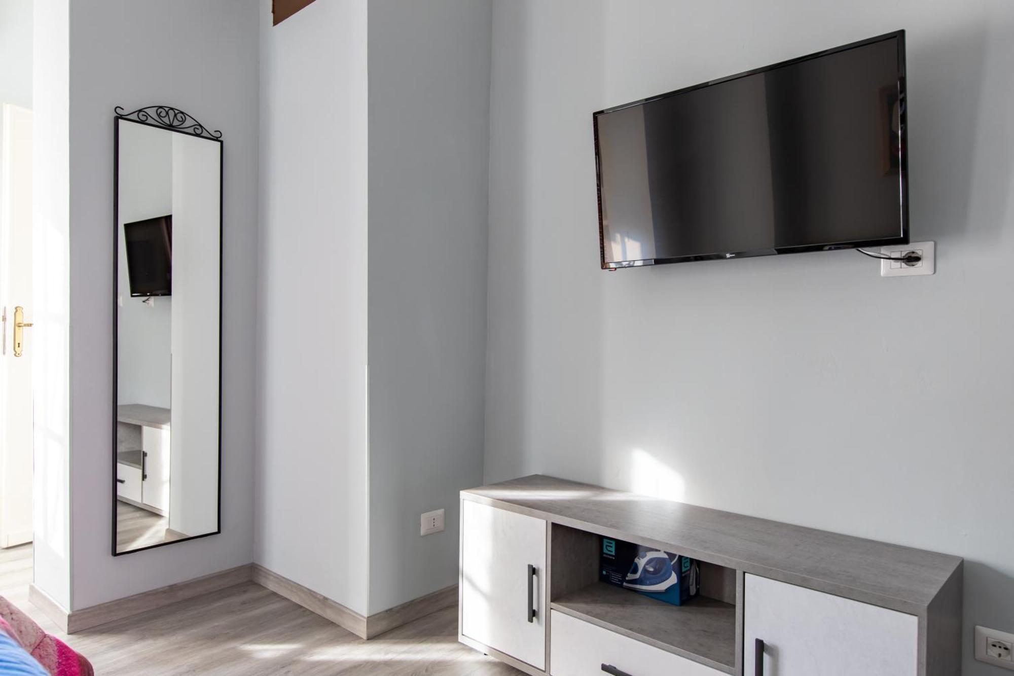 Attico Grand Terrace Apartment Alba  Bagian luar foto