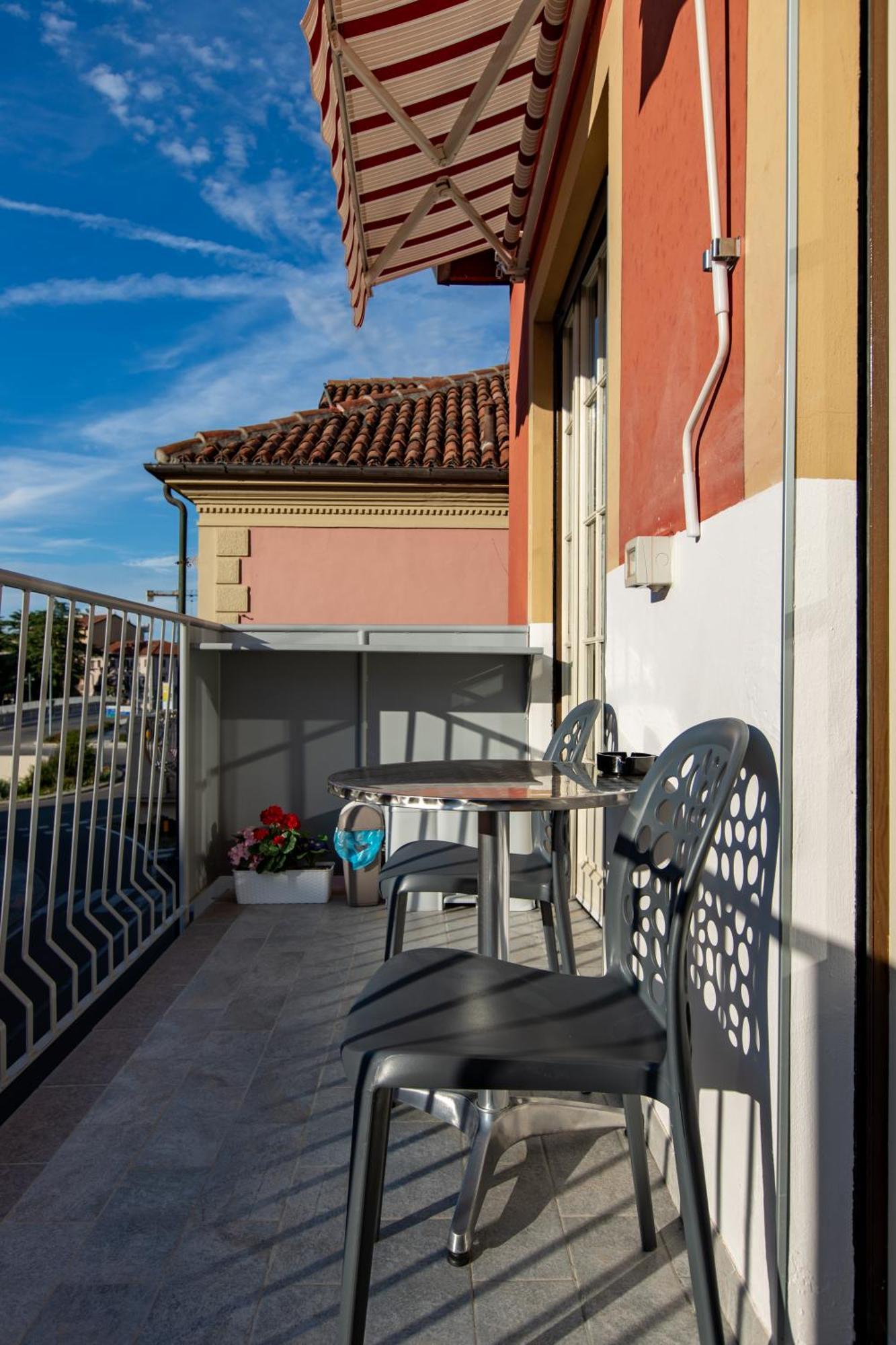 Attico Grand Terrace Apartment Alba  Bagian luar foto