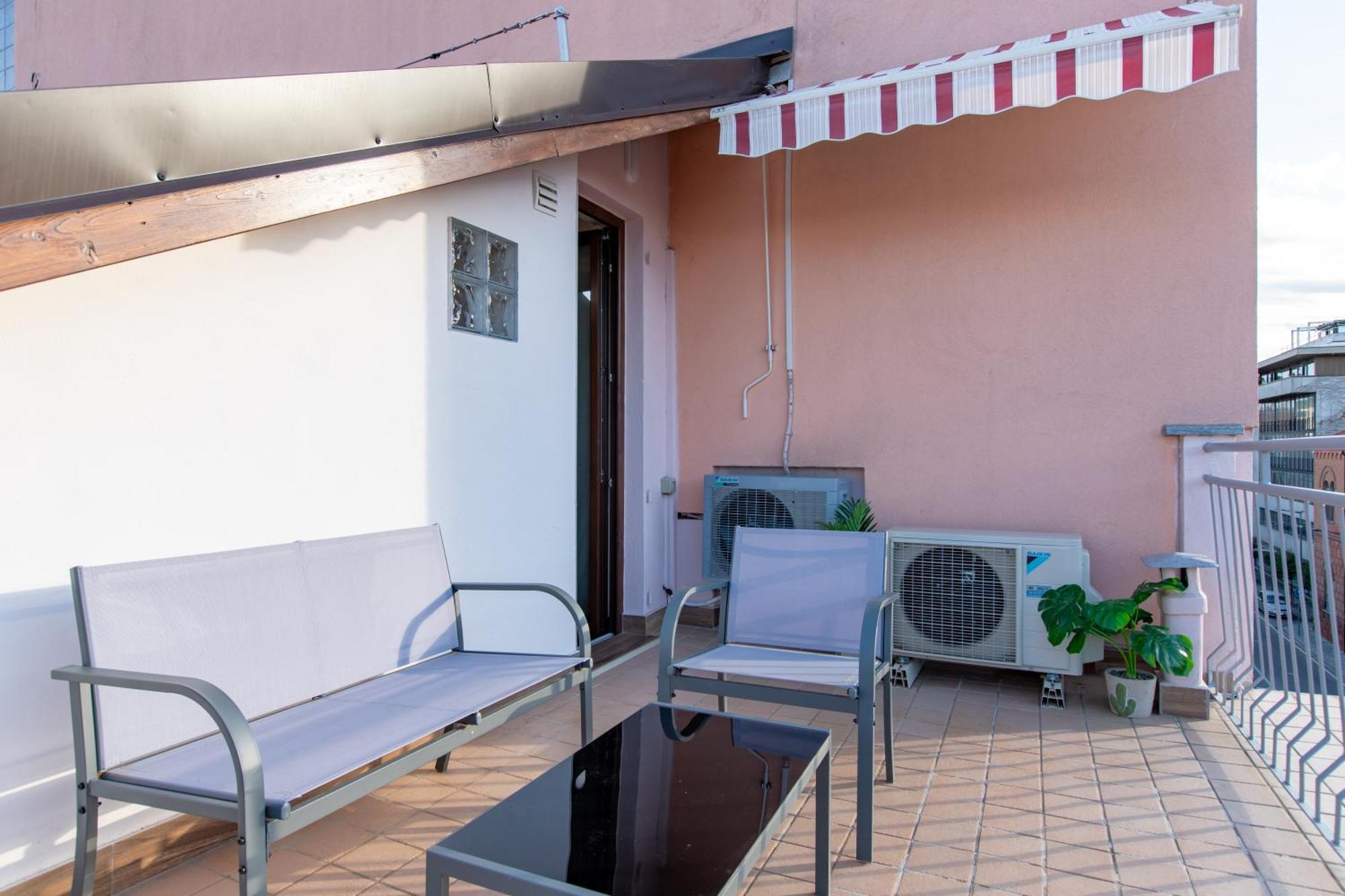 Attico Grand Terrace Apartment Alba  Bagian luar foto